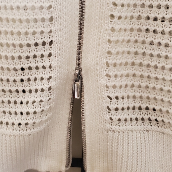 Top - Picture 5 of 6